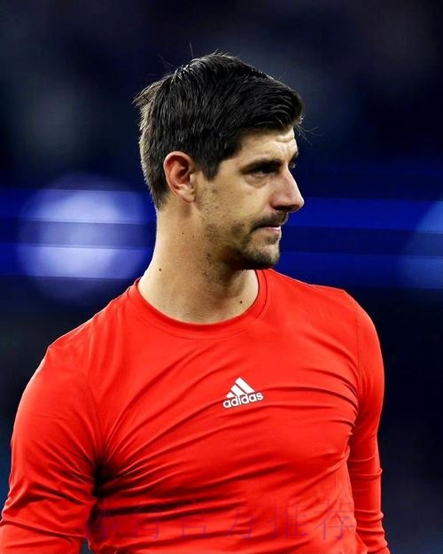 库尔图瓦遭重伤 西媒称卢宁去年夏天因此留队 库尔图瓦遭重伤 西媒称卢宁去年夏天因此留队